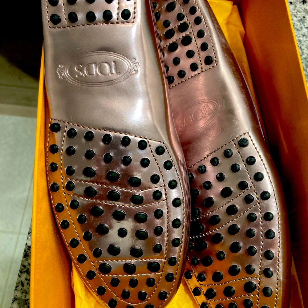 TODS RUBBER MOCCASINS (PEACH)